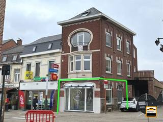 Centraal gelegen, gelijkvloers handelspand met tal van mogelijkheden Het pand is gelegen pal in het centrum van Borgloon.Het gaat hier om een zeer...