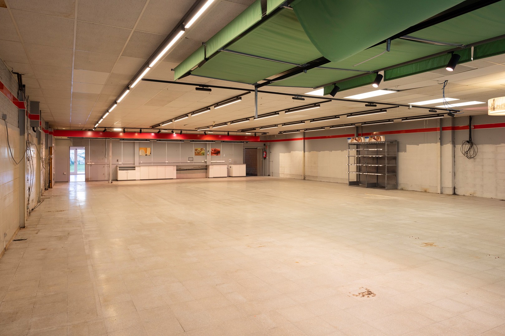 Handelspand, woning en Loods op commerciële ligging. - foto 4