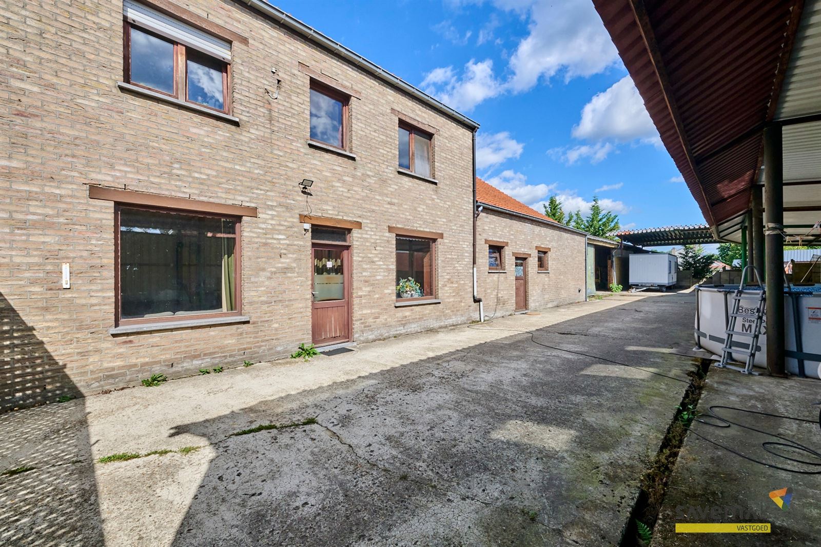 Ruime renovatiewoning met 6 slpk en tal van mogelijkheden - foto 3