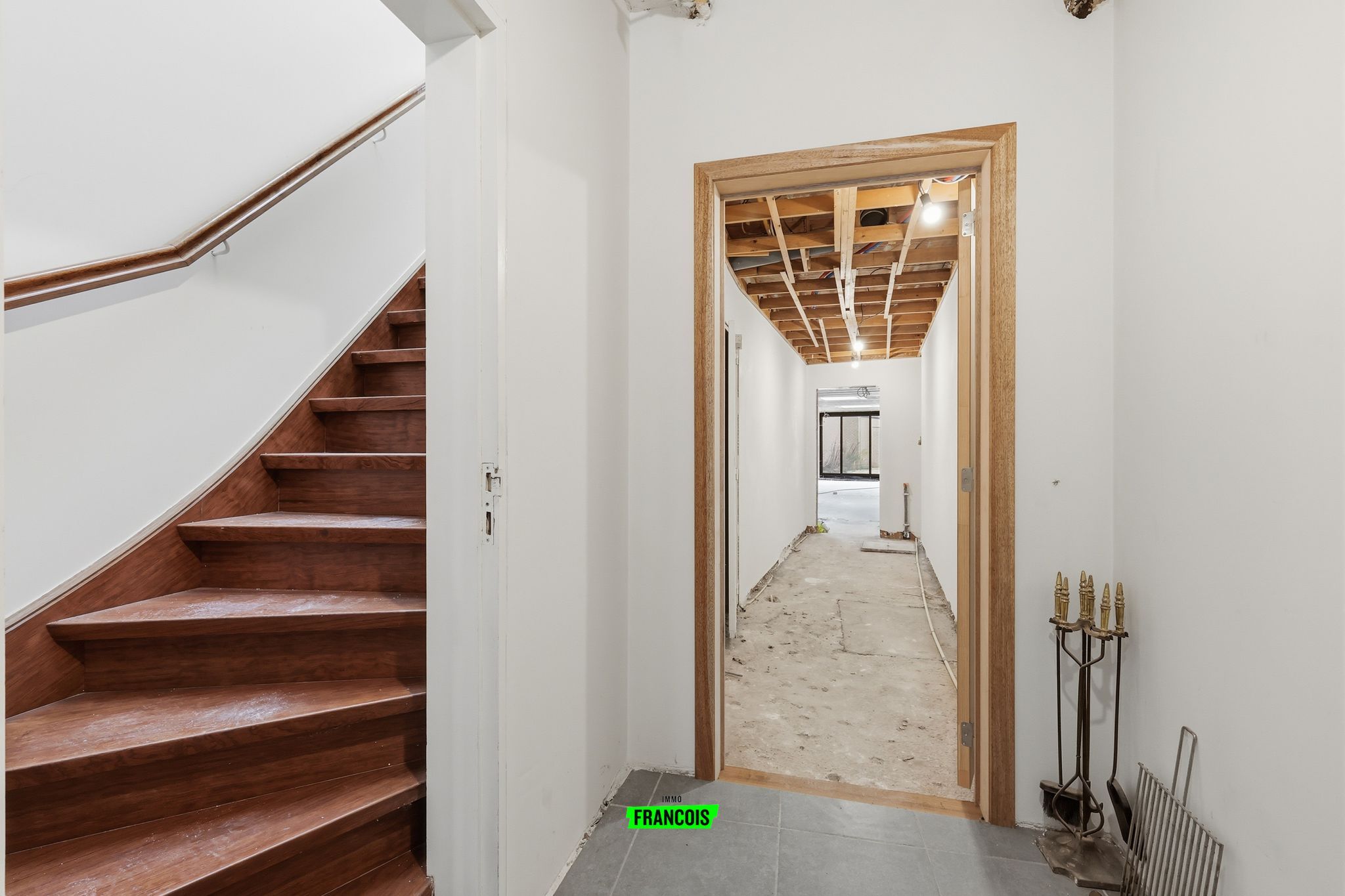 Handelspand + duplexappartement te koop in centrum Poperinge! - foto 4
