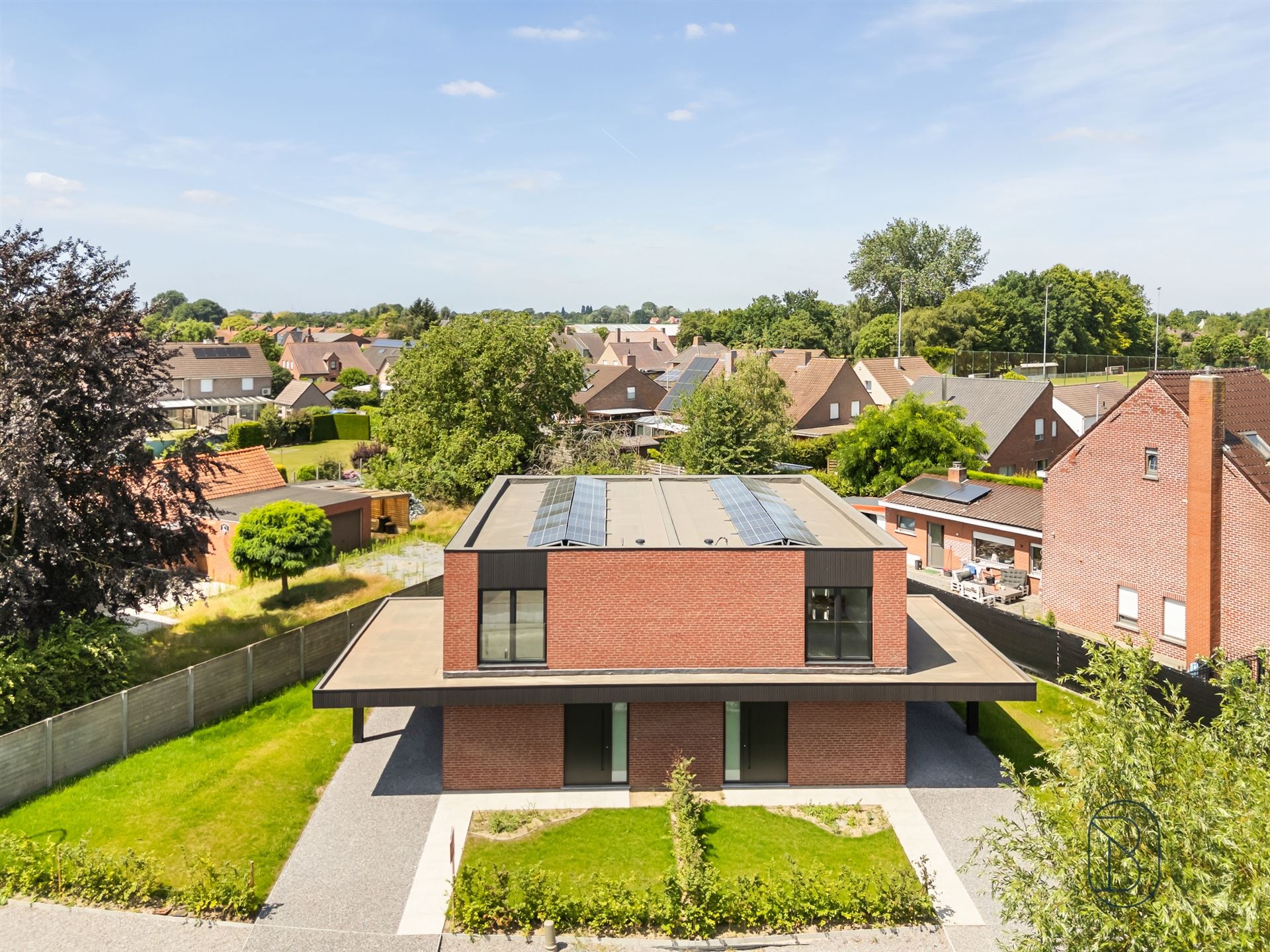 2 kwalitatieve luxueuze ENERGIENEUTRALE moderne nieuwbouwwoningen  - foto 2