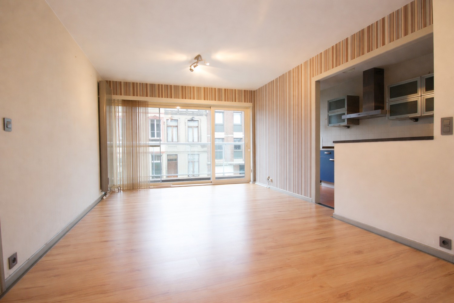 Gerenoveerd 1-slaapkamerappartement met terras in Leuven centrum ! - foto 2