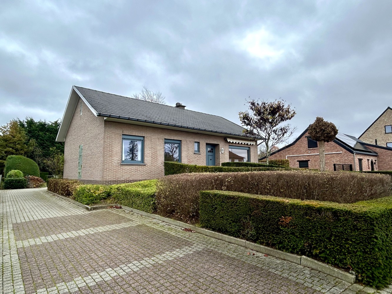 Ruime gezinswoning met prachtige tuin in rustige straat te Blanden - foto 2