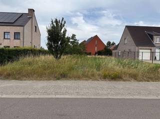 <p>Dit mooie stuk grond is gelegen nabij het centrum van Heist-op-den-Berg. Na het verkrijgen van een stedenbouwkundige vergunning, kunt u hier een open bebouwing op realiseren. Contacteer ons geheel vrijblijvend voor meer info en voor de bouwvoorschriften. </p>