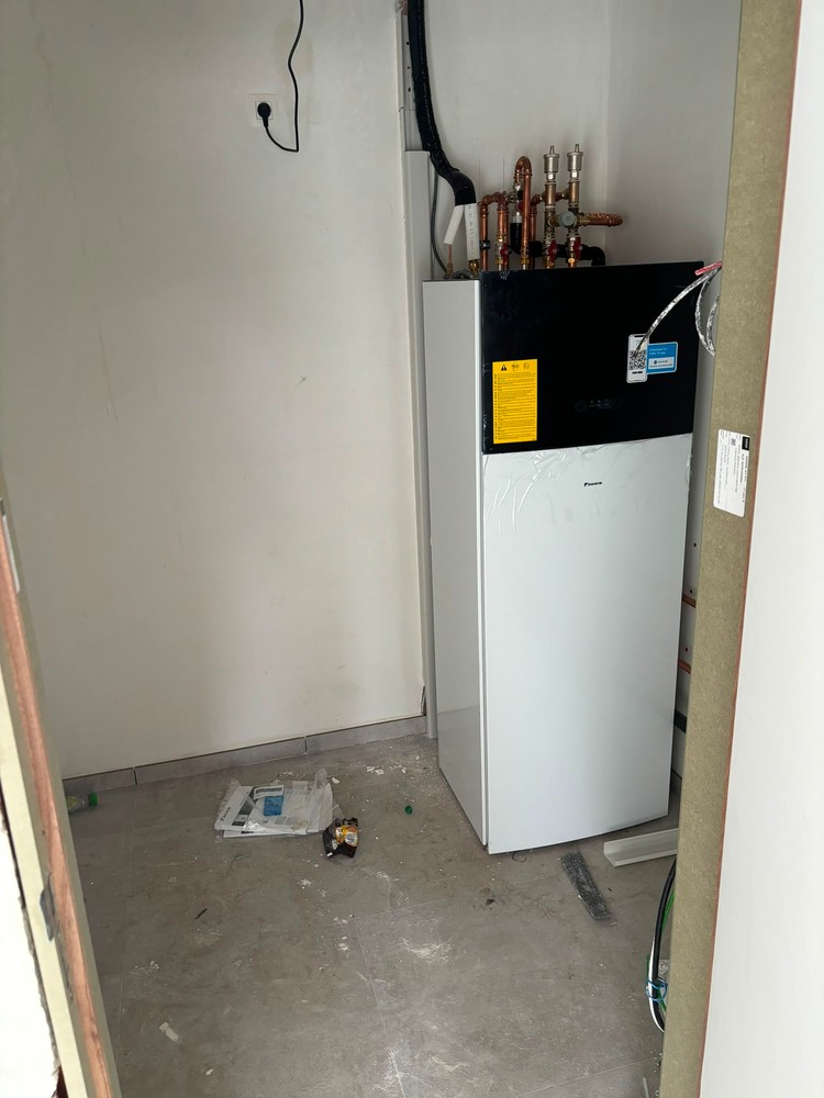 Leuk gelijkvloers appartement met 1 slaapkamer en tuintje ! - foto 5