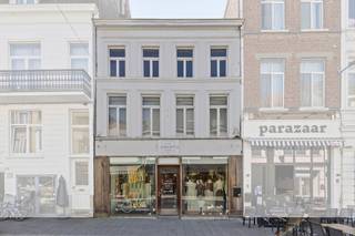 Interessant investeringspand gelegen op een toplocatie in het bruisende centrum van Kortrijk. Dit handelspand is momenteel verhuurd, wat zorgt voor een onmiddellijke en stabiele huuropbrengst.Alle huurmodaliteiten, waaronder de huidige huurprijs, looptijd van de huurovereenkomst, rendement en overige relevante informatie, zijn beschikbaar op aanvraag. Een interessante opportuniteit voor investeerders die op zoek zijn naar een verhuurd handelspand op een sterke locatie.Contacteer Wessel voor meer informatie. wessel.audoor@dewaele.com0472 18 39 13Bestuursmaatregelen in het maatregelenregister: nee