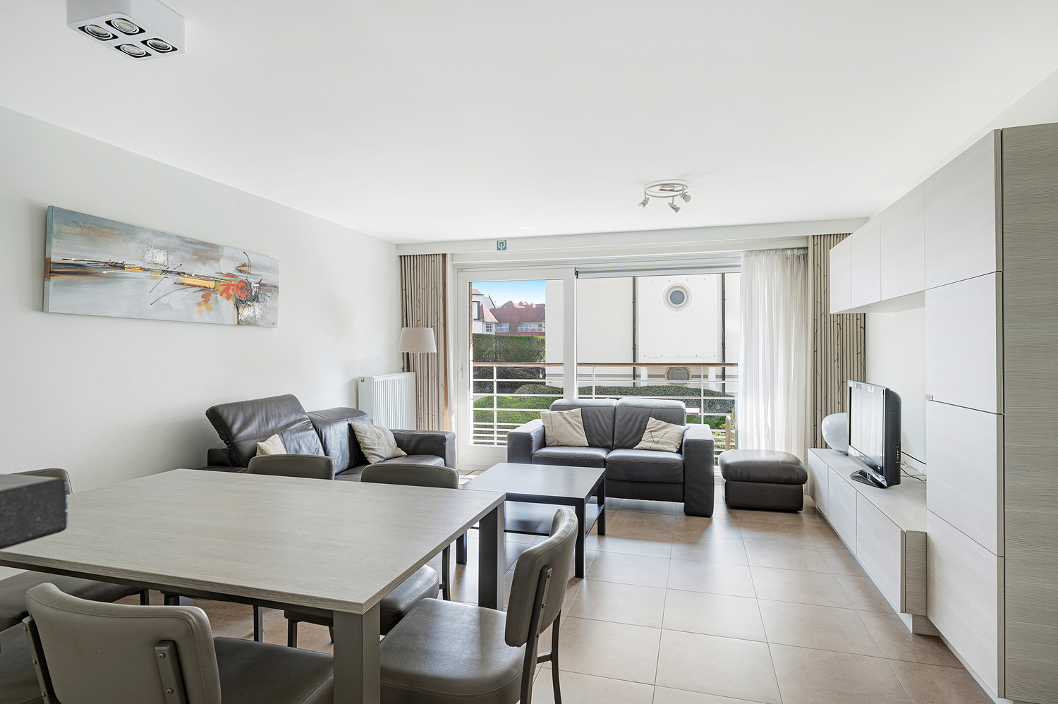 Zonnig 2-slaapkamerappartement vlakbij de zeedijk in Duinbergen - foto 3