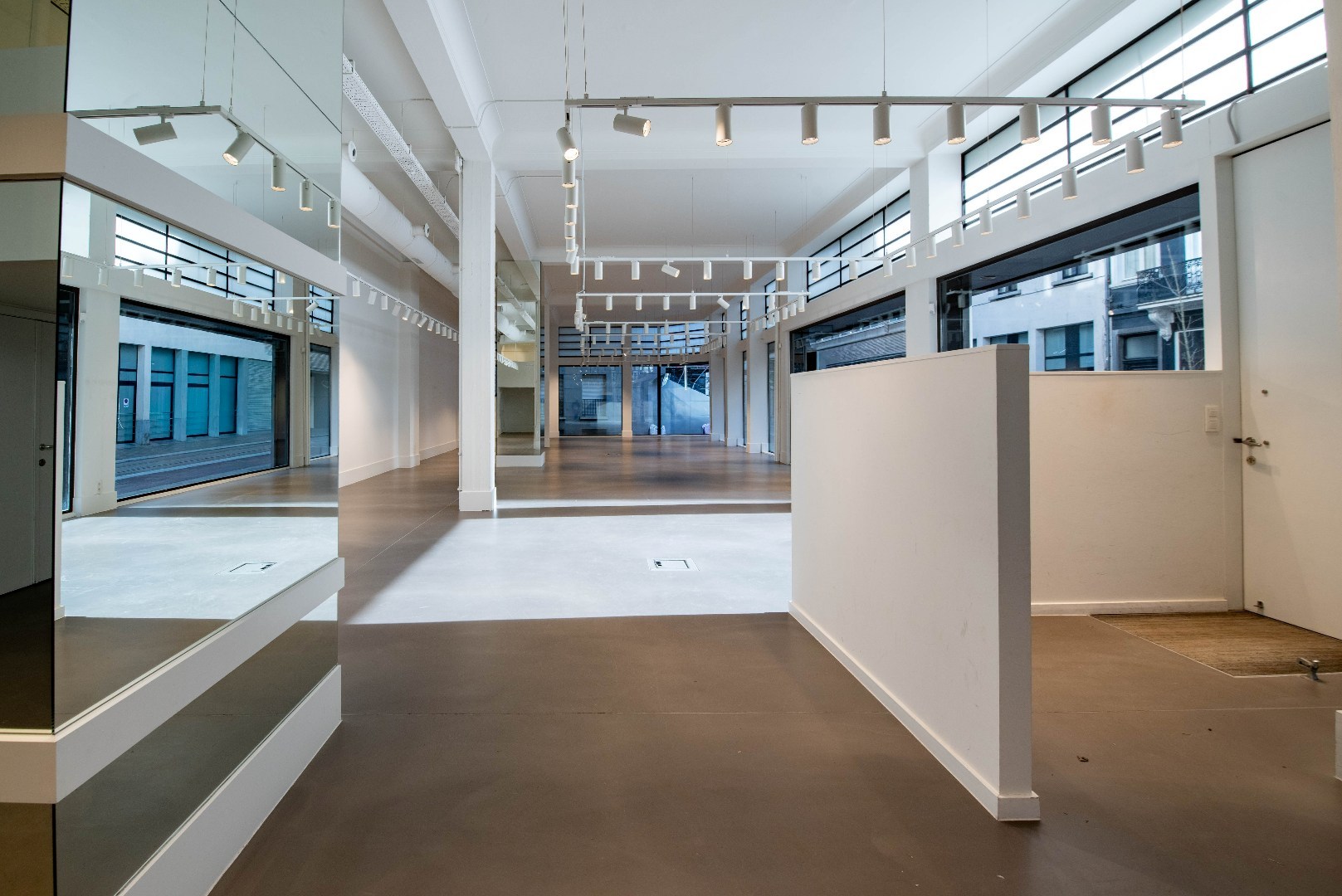 Kipdorp 23 - Veelzijdig kantoor/showroom met parking - foto 3