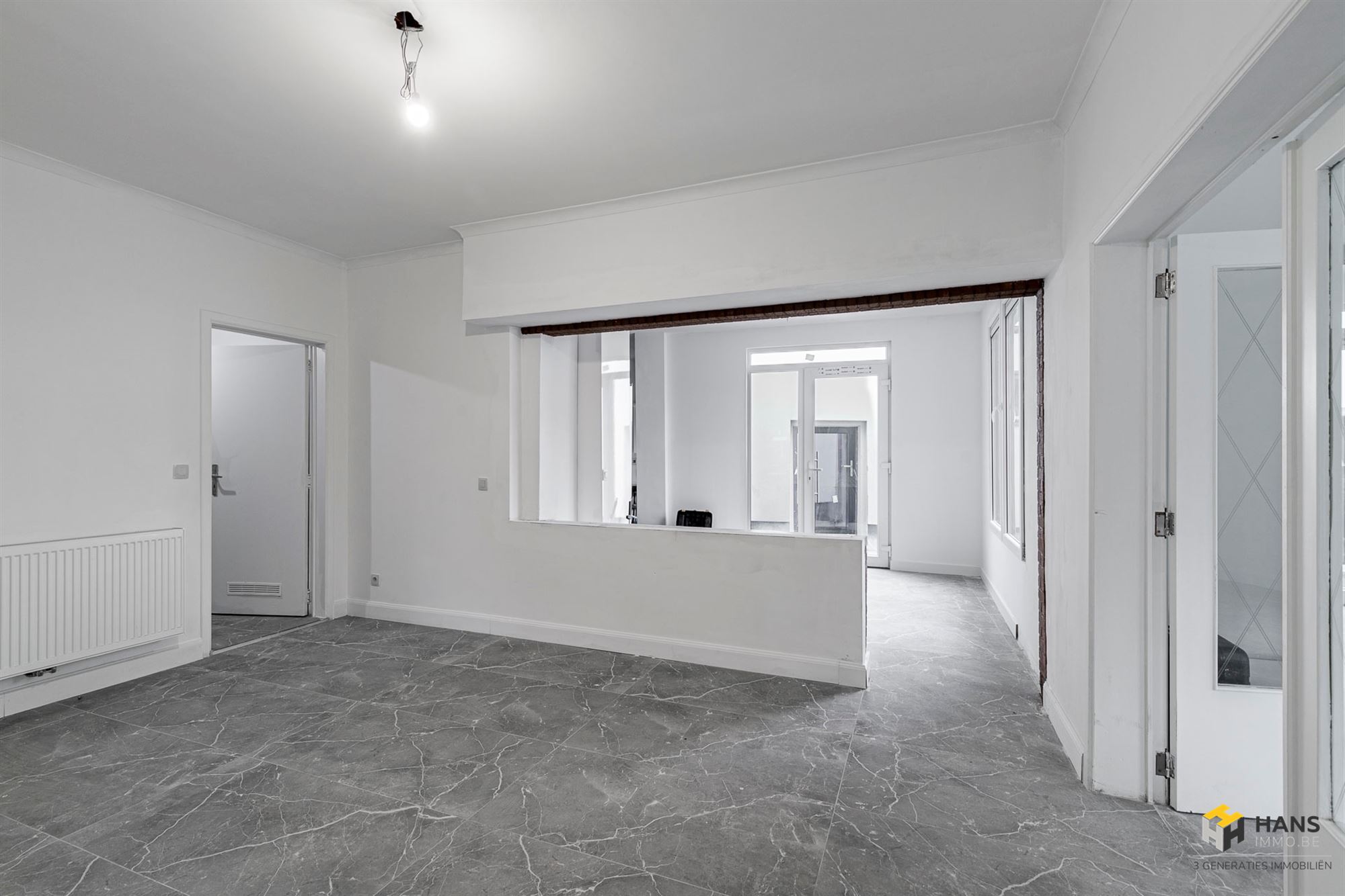 Renovated house (248 m²) with garage and warehouse in Bornem - photo 2