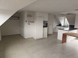 Dakappartement – volledig gerenoveerd – 2 slpks – terras – autostaanplaatsIn Sint-Andries bevindt zich dit instapklare, recent gerenoveerde...