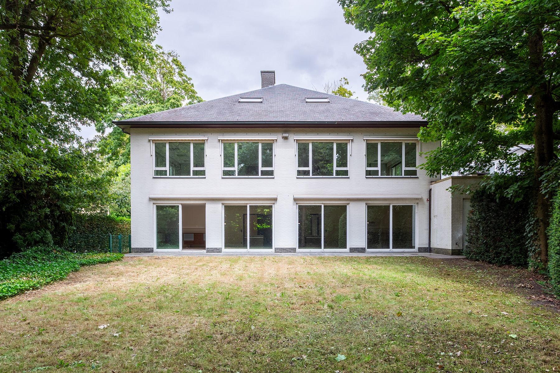 Kantoorvilla op 1.040m² met 650m² bewoonbare oppervlakte! - foto 2