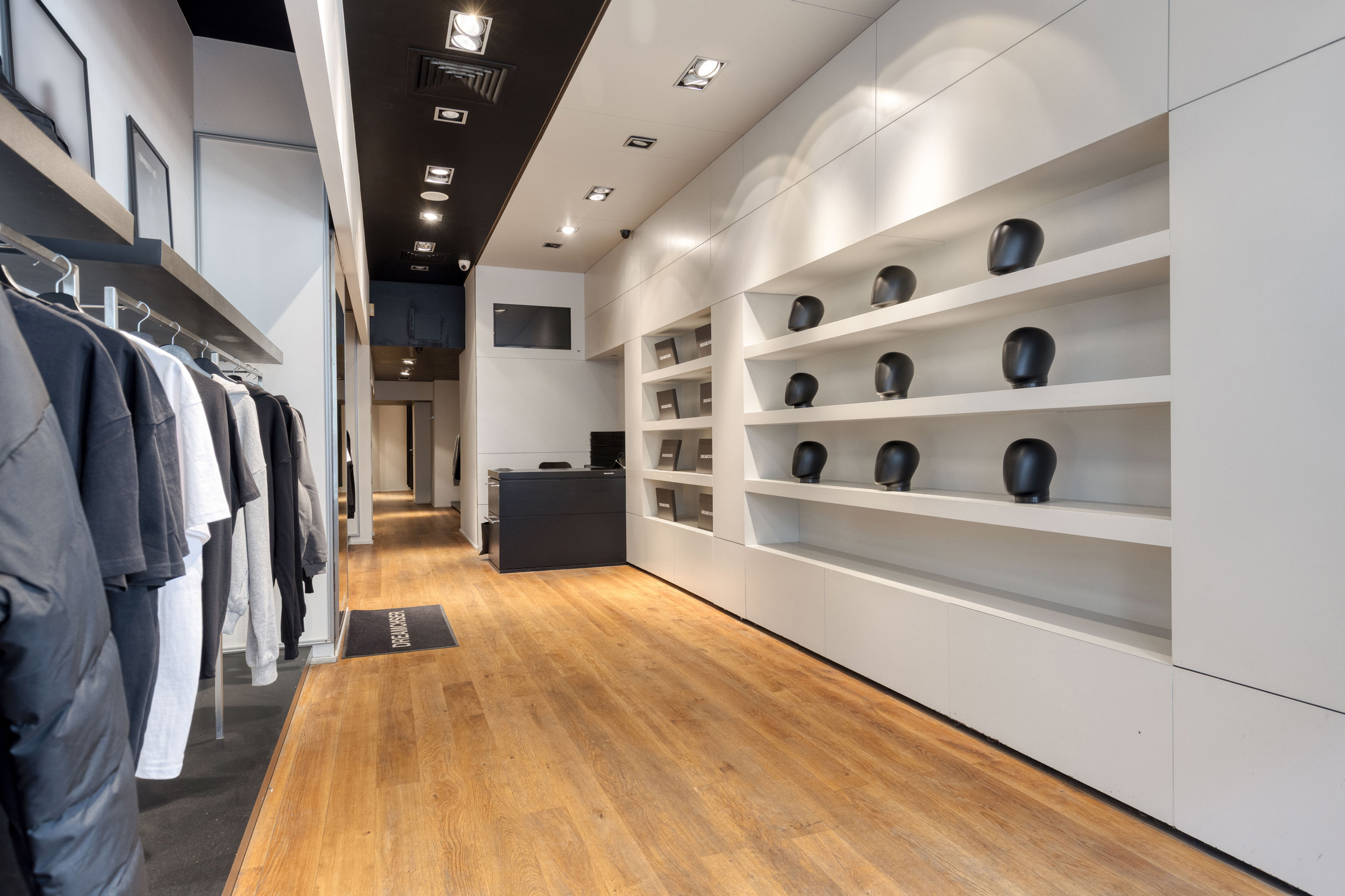 Winkel in centrum Antwerpen met uitstekende visibiliteit. - foto 5