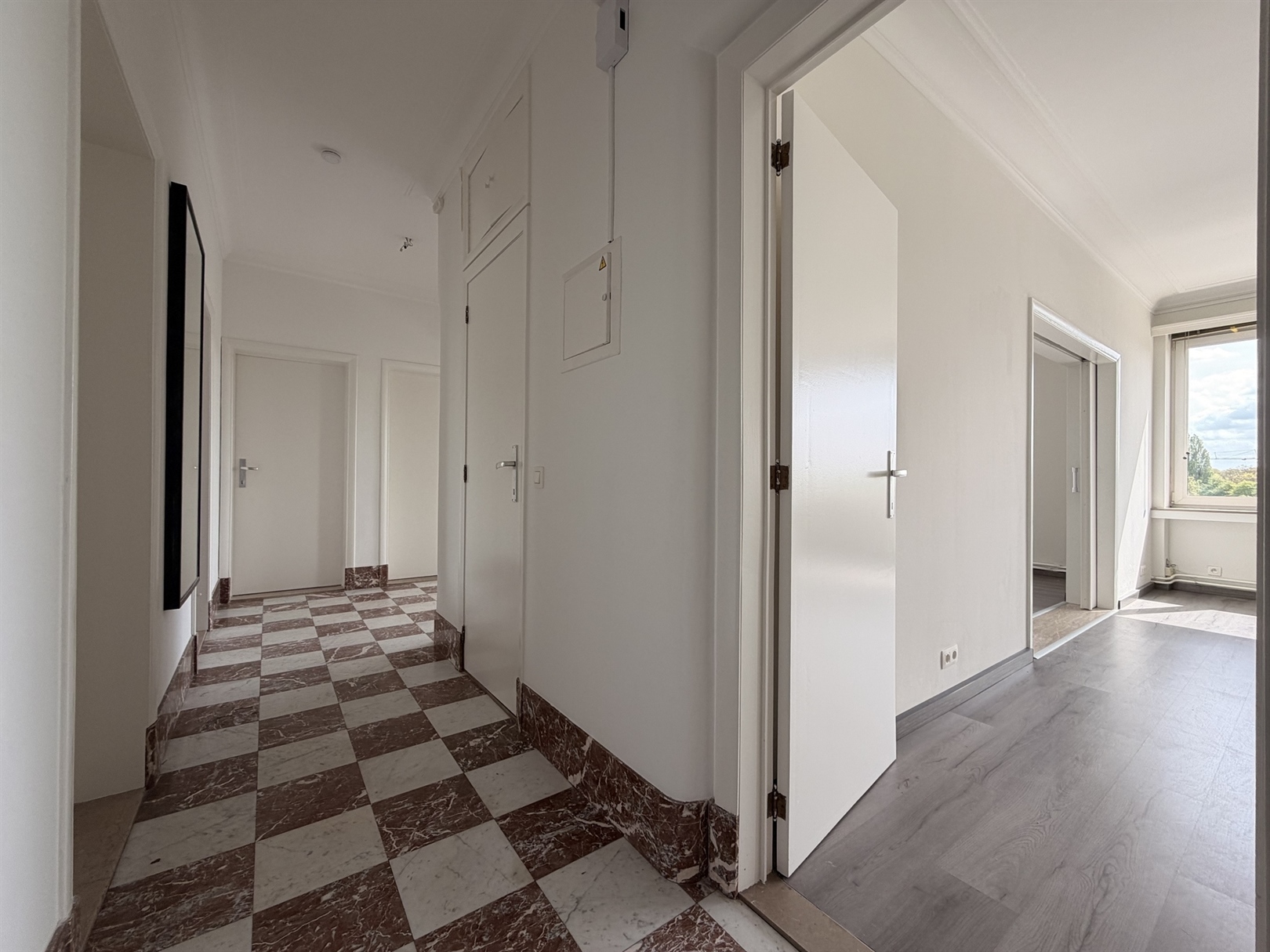 Jan Van Rijswijcklaan ∣  Mooi gerenoveerd appartement met 3 slaapkamers + P - foto 2
