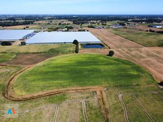 <strong>Mooi gelegen landbouwgrond van 3 ha 15 a 85 ca te Rijkevorsel, ter streke "Aertsbolheide"</strong>. Dit perceel biedt een uitstekende landbouwkundige ligging en is geschikt voor akkerbouw, grasland, boomkwekerij en diverse andere teelten. Gelegen in herbevestigd agrarisch gebied en vlot bereikbaar via de Merenloopweg.<br /><br /><strong>Vrij van pacht vanaf 31 december 2027</strong>. Een interessante opportuniteit voor landbouwers of investeerders die op zoek zijn naar een perceel van aanzienlijke oppervlakte in een sterke agrarische omgeving. Contacteer Aertsen Makelaars voor meer informatie.