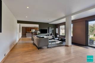Luxe en ruimte op het gelijkvloers – ontdek dit uitzonderlijk appartement met tuin en ruime garage.Bent u op zoek naar een luxueus en...