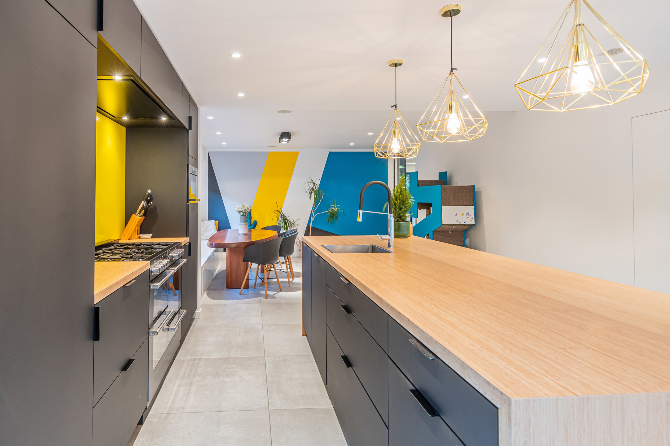 Moderne HOB met 4 (mogelijk 5) kamers en dubbele garage - foto 2