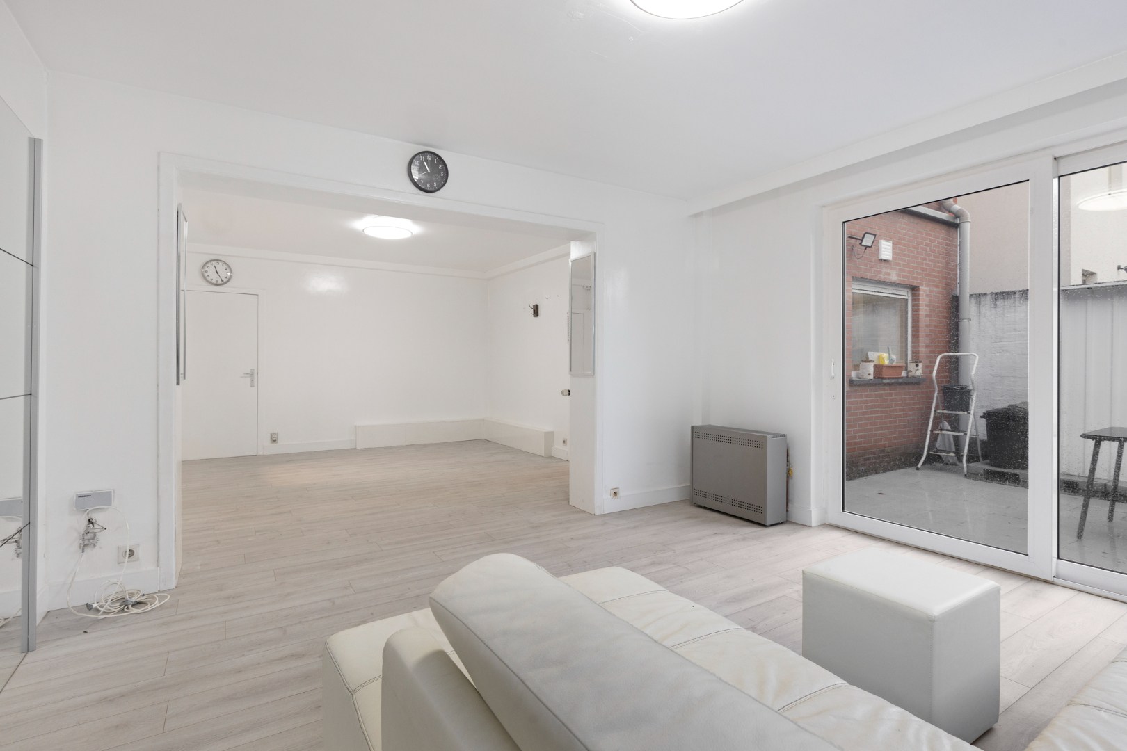 Ruim gelijkvloers appartement met 3 slaapkamers! - foto 3