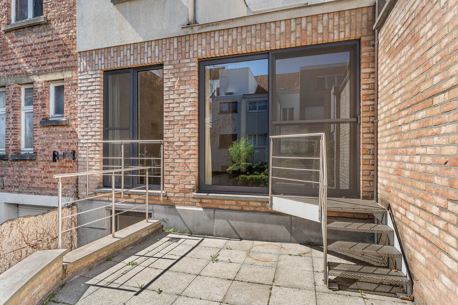 Rustig en centraal gelegen woning met 4 slaapkamers, terras en tuintje in Leuven ! - foto 4