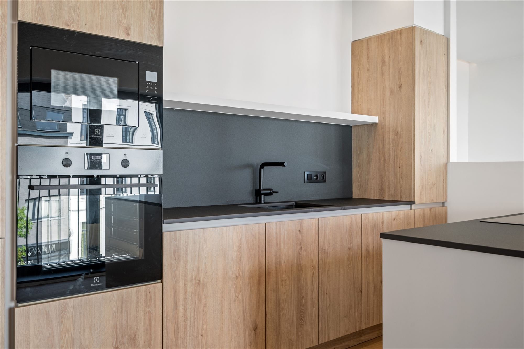 Vernieuwd luxe-appartement met 2 kamers, zicht op de Vaart - foto 4
