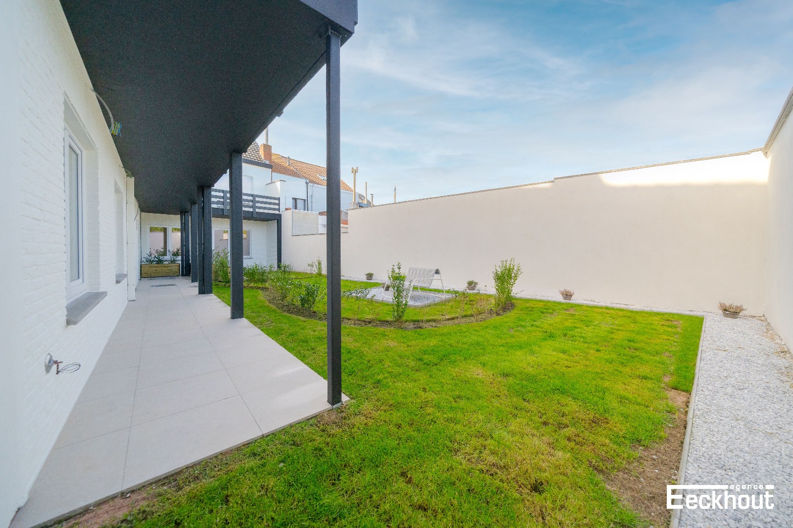 Modern & lichtrijk gelijkvloersappartement met 3 slaapkamers, tuin en terras! - foto 1