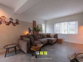 <strong>VRIJSTAANDE WONING MET 3 SLAAPKAMERS OP EEN PERCEEL VAN 10A59CA TE MOLENBEERSEL.</strong><br /><br /><strong>TROEVEN</strong><br />- Topligging.<br />- Instapklaar.<br />- Groot perceel.<br />- Overdekt terras.<br /><br /><strong>KELDERVERDIEPING</strong><br />- Kelderruimte (2,00m x 3,33m = 6,66m²): betonvloer.<br /><br /><strong>GELIJKVLOERS</strong><br />- Inkomhal (1,99m x 3,28m = 6,53m²): laminaatvloer.<br />- Woonkamer ((3,31m x 7,92m) + (1,01m x 3,48m) = 29,73m²): houthaard, laminaatvloer.<br />- Keuken (4,16m x 4,24m = 17,64m²): onder- en bovenkasten, lades, inductiekookplaat met ingebouwde afzuiging, oven, koelkast, vaatwasser, keramieken werkblad, laminaatvloer.<br />- Toilet (1,00m x 1,23m = 1,23m²): hangtoilet, wasbakje, tegelvloer.<br />- Wasplaats (2,45m x 3,48m = 8,53m²): grote wasbak met kraan, aansluiting wasmachine, laminaatvloer.<br />- Badkamer (3,44m x 2,44m = 8,39m²): dubbele wasbak met onderkasten, vrijstaand bad, grote douche, tegelvloer.<br /><br /><strong>VERDIEPING +01</strong><br />- Overloop ((3,50m x 2,00m) + (0,97m x 1,21m) = 8,17m²): laminaatvloer.<br />- Slaapkamer 1 (4,40m x 3,52m = 15,49m²): laminaatvloer.<br />- Slaapkamer 2 (4,25m x 3,21m = 13,64m²): laminaatvloer.<br />- Slaapkamer 3 (3,14m x 3,22m = 10,11m²): laminaatvloer.<br />- Toilet (1,00m x 2,00m = 2,00m²): wasbakje, laminaatvloer.<br /><br /><strong>VERDIEPING +02</strong><br />- Zolderruimte: oppervlakte bovenverdieping, hele dek geïsoleerd, nog in te richten (momenteel bergzolder).<br /><br /><strong>EXTERIEUR<br /></strong>- Garagebox.<br />- Ruime tuin.<br />- Overdekt terras.<br /><br />Bekijkt u deze advertentie via een aanverwante vastgoedsite, surf dan zeker naar onze website www.N78vastgoed.be voor een uitgebreide beschrijving en foto's. Meer info: +32 (0)89 86 18 88 of info@N78vastgoed.be.