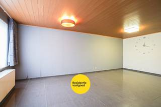 Gelijkvloers appartement te koop in het hart van Ichtegem! Dit jong appartement (bouwjaar 2007) biedt een bewoonbare oppervlakte van ca. 80 m²...