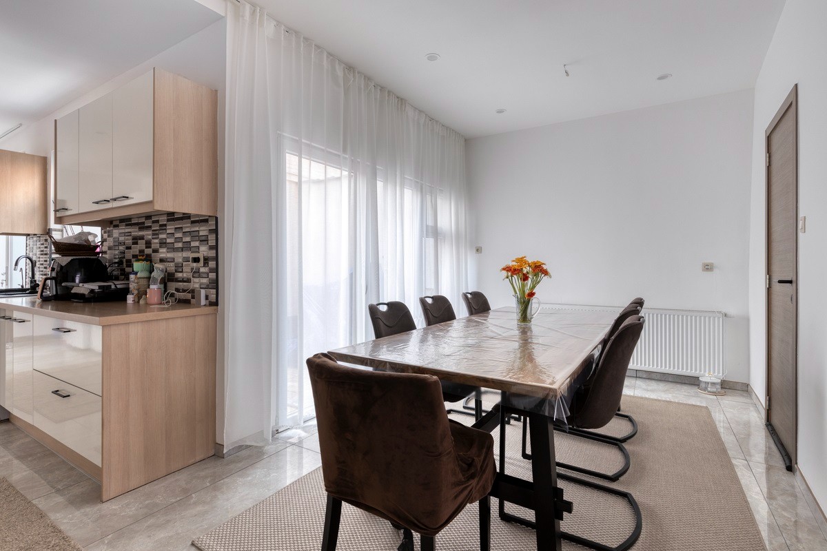 Voormalige directeurswoning met 4 slaapkamers op centrale ligging - foto 4