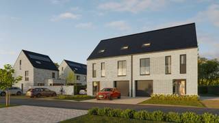 Deze vrijstaande nieuwbouwwoning wordt gerealiseerd op het lot 8 in onze nieuwe woonwijk aan de Pullaarsteenweg in Ruisbroek.  <br /><br /><span>Deze ruime en lichtrijke gezinswoning heeft heel wat te bieden. O.m. een lichtrijke woonkamer, uitgeruste eilandkeuken, 4 slaapkamers, een complete badkamer, een carport, veel bergruimte, een gezellig terras én een omheinde tuin.   </span><br /><br /><span>Deze ruime woning met E-peil 14 wordt erg energiezuinig en is o.m. uitgerust met een warmtepomp, vloerverwarming, zonnepanelen en ventilatie met warmteterugwinning.</span><br /><br /><span>Jouw nieuwe keuken, badkamerinrichting &amp; vloer- en wandtegels kies je zelf uit bij onze partners. Ook de aanleg van het terras, de oprit, voordeurpad, carport en de tuinafsluiting zijn inbegrepen. </span><span>Onze klantenbegeleider staat voor je klaar tijdens het bouwtraject en zorgt dat aan alles wordt gedacht.</span>
