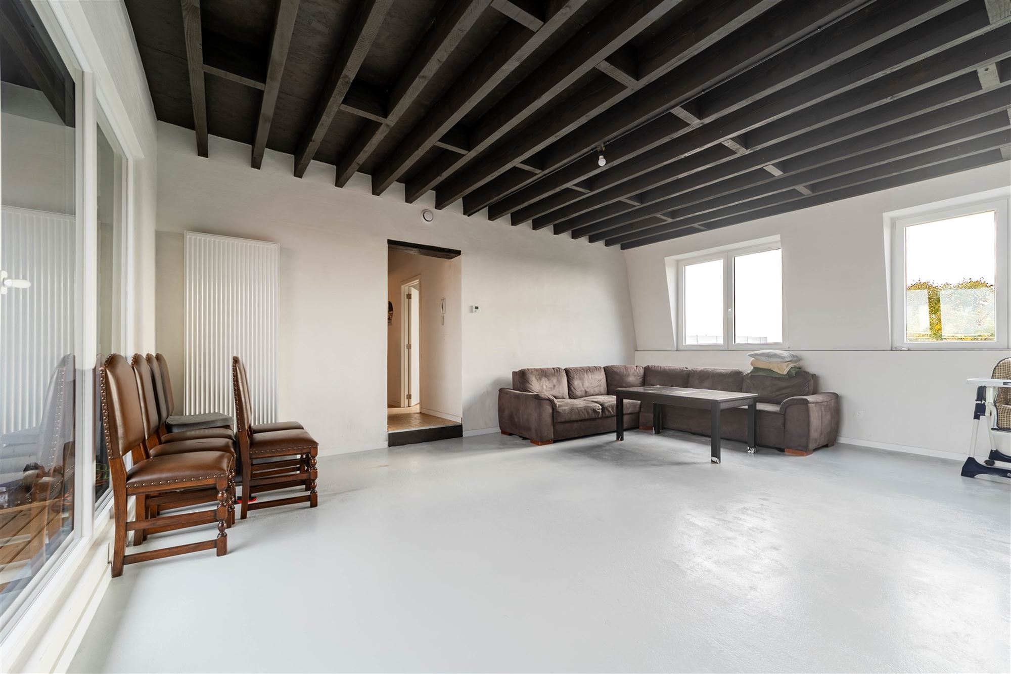 Vergund opbrengsteigendom met 6 appartementen en garage - foto 4