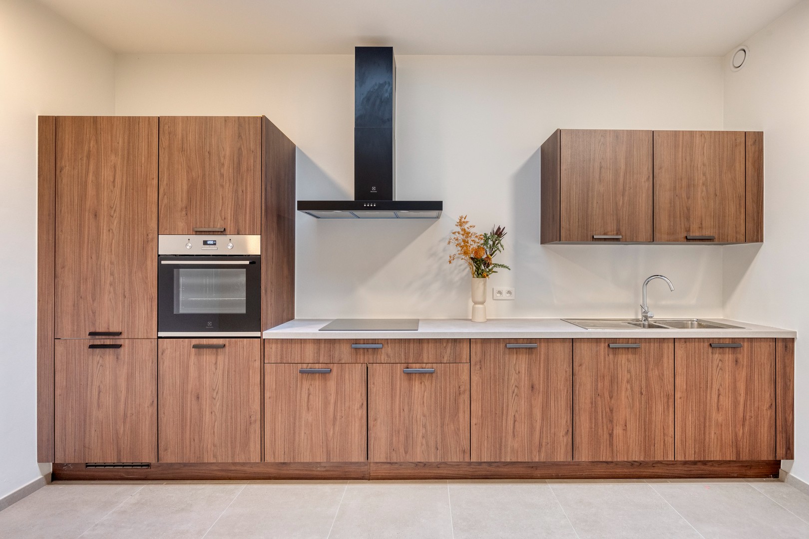 Volledig gerenoveerde hoekwoning met 3 slaapkamers op centrale ligging in Izegem - foto 4