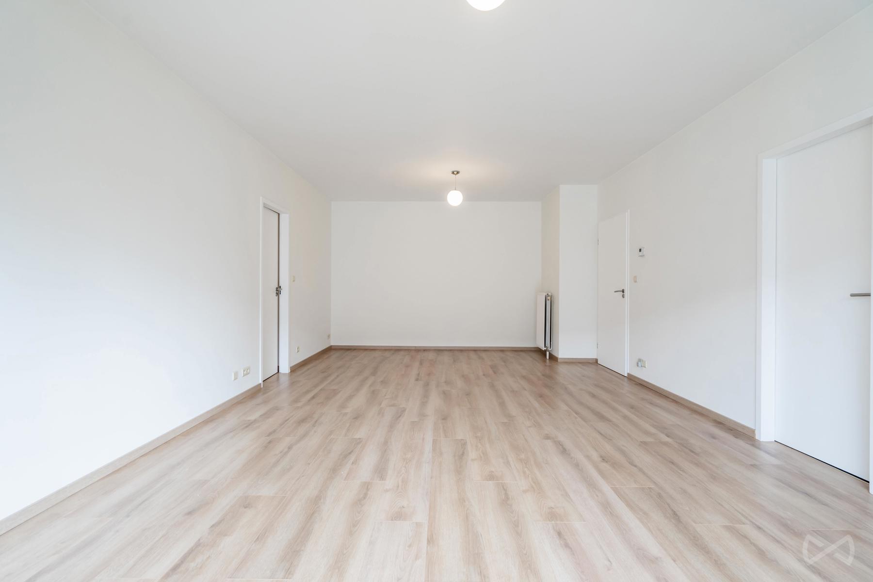 EVERE - Gerenoveerd 2 slaapkamer appartement met terras - foto 5