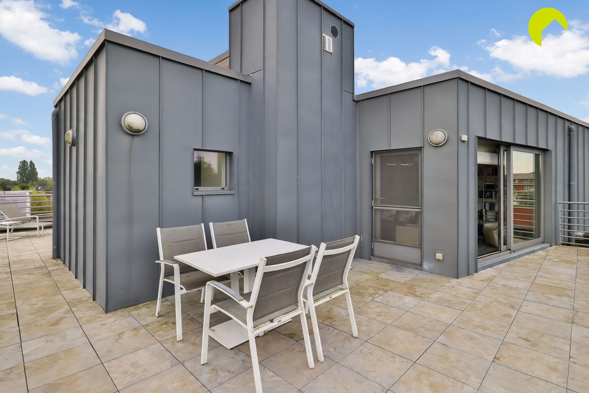 Lichtrijk dakappartement met ruim terras, kelder en Parking - foto 4
