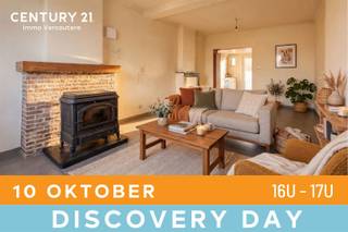 DISCOVERY DAY: Zat. 10/10 van 16u - 17u.Kom als eerste deze woning ontdekken!Op enkele honderden meter van fiets- en wandelpaden van waaruit je de wijdse velden en natuur rondom Avelgem kan intrekken en toch goed bereikbaar gelegen bij het centrum, staat deze degelijke, op te frissen rijwoning met doorgang op zij en toegang achterom via de tuin. Via de inkomhal kom je terecht in de knusse leefruimte, met zijn knetterende houtkachel aan de zithoek en zijn ruime eetplaats. De keuken achteraan biedt ruimte voor een aparte eettafel. Hierachter bevindt zich de te vernieuwen badkamer, en de toegang naar de praktische kelder. De tuin loopt helemaal door tot aan de achterliggende straat, wat echt wel een grote troef kan genoemd worden. De 1e verdieping telt 2 ruime en 1 kleinere kamer. De zolderverdieping kan nog als masterbedroom ingericht worden. Het dak van de hoofdbouw werd reeds geïsoleerd en de woning is elektrisch verwarmd. Mits zonnepanelen te plaatsen, dus de ideale manier om het F-label op een vlotte en budgetvriendelijke manier te laten dalen naar een gunstigere energiescore.De elektriciteit is nog goedgekeurd tot 2037.