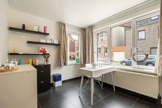 Charmante woning met 2 slaapkamers en tuin nabij centrum Sint-Gillis-WaasDeze charmante en praktisch ingedeelde woning bevindt zich op een...