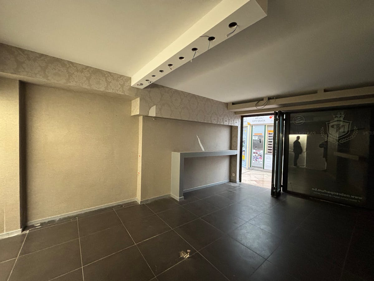 Commerciële winkelruimte te huur in hartje Hasselt – Galerij De Ware Vrienden - foto 4