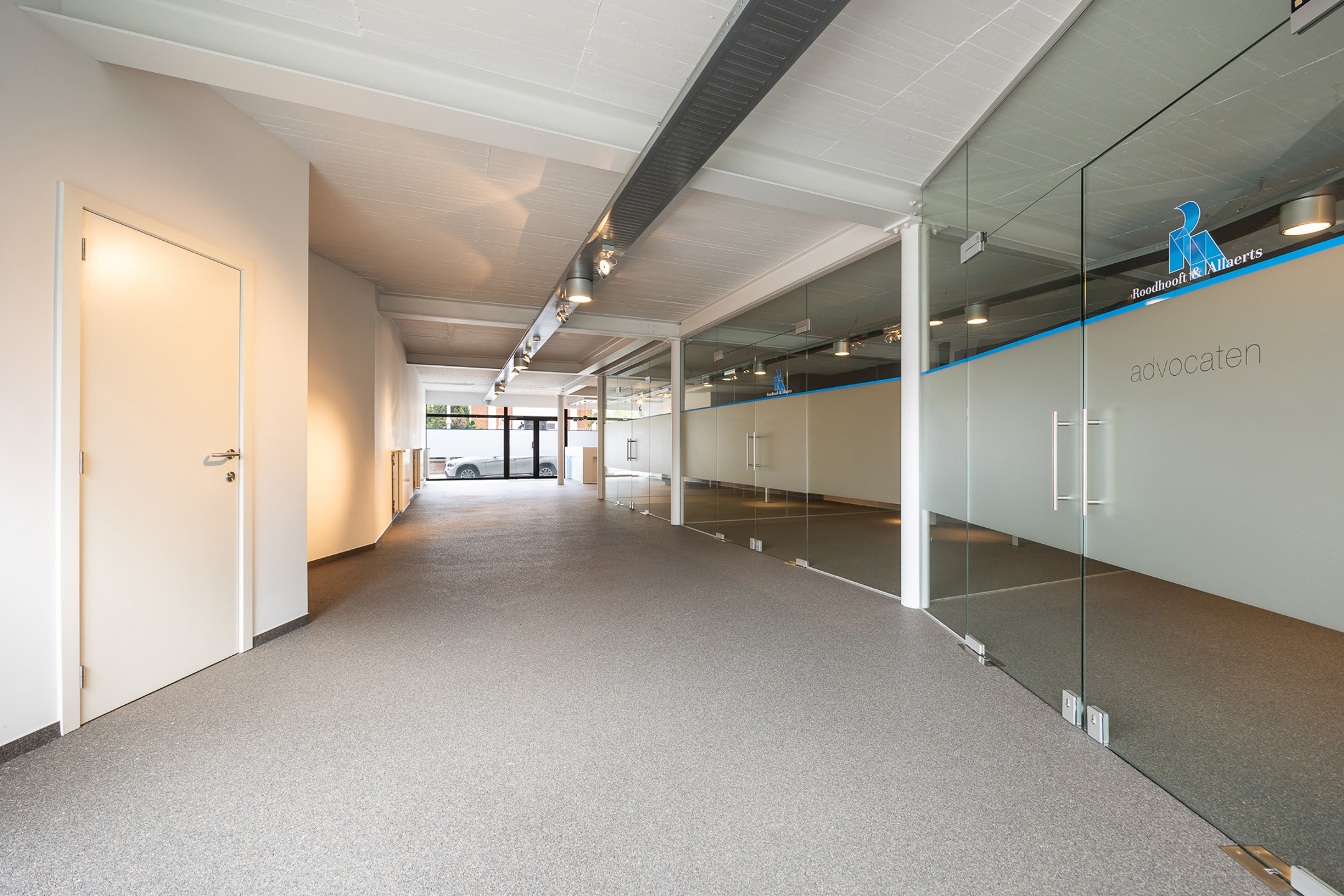 Ruim handelsgelijvkloers met veel mogelijkheden - foto 5