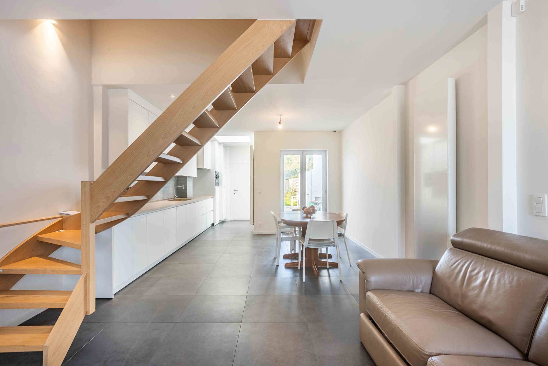 Volledig vernieuwde woning met tuin. - foto 4