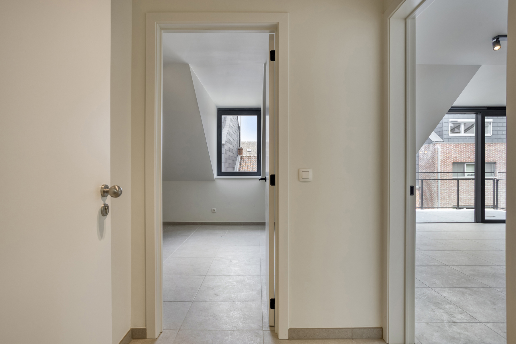 Verhuurd investeringsappartement met 1 slaapkamer te koop - foto 2