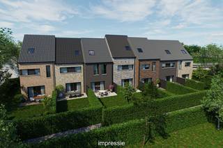 Op een gunstig gelegen perceel in Kessel, vlakbij het centrum, winkels, scholen en openbaar vervoer, bevindt zich deze energiezuinige nieuwbouwwoning (BEN) met drie slaapkamers. De woning biedt een aangename woonomgeving met een groen uitzicht, gecombineerd met hedendaags wooncomfort volgens de strengste energienormen.<br /><br />Deze stijlvolle halfopen bebouwing wordt uitgerust met een warmtepomp, zonnepanelen, een volledig ingerichte keuken en een moderne badkamer. Bovendien krijgt u nog inspraak in de afwerking, volledig volgens het lastenboek.<br /><br /><strong>Let op: de getoonde afwerking is louter indicatief en vormt geen weergave van de specificaties in het lastenboek.</strong><br /><br />Via de inkomhal met gastentoilet betreden we de woning. De lichtrijke leefruimte biedt voldoende plaats voor een gezellige zithoek en een aparte eetruimte. De open keuken sluit hier naadloos op aan en wordt voorzien van kwalitatieve toestellen. Vanuit de leefruimte heeft u directe toegang tot het ruime terras en de zuidoost georiënteerde tuin, waar u in alle rust en privacy kunt genieten. Op het gelijkvloers bevindt zich eveneens een praktische berging.<br />Op de eerste verdieping geeft de nachthal toegang tot twee slaapkamers en een badkamer, uitgerust met een dubbele lavabo, inloopdouche en toilet. Mits de nodige aanpassingen kan de zolderverdieping worden ingericht als een volwaardige derde slaapkamer, met bijkomende bergruimte..<br />Een parkeerplaats dient verplicht bij aangekocht te worden. In de voortuin wordt bovendien een fietsenberging voorzien in een stalen constructie.<br /><br />Dit is een uitstekende opportuniteit als u op zoek bent naar een kwalitatieve nieuwbouw woning met 3 slaapkamers op een centrale locatie. Contacteer ons voor meer informatie op 0474/78 07 73 of neem een kijkje op www.boonstravastgoed.be.<br /><br />Bijzonderheden:<br />- Nieuwbouw<br />- 3 slaapkamers<br />- Centrale locatie