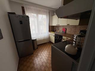 Dit aangename 2-slaapkamerappartement is gelegen in een kleine en rustige residentie, zonder bijkomende kosten. Ideaal voor wie comfortabel...