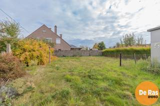 SINT-LIEVENS-HOUTEM - Vrijstaande hoekwoning op 5a 37ca – totaalrenovatie met potentieel !In het hart van Sint-Lievens-Houtem, centraal maar toch op...