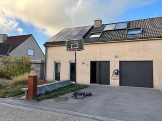 Instapklare woning met 3 slaapkamers in een kindvriendelijke omgevingIn een rustige, doodlopende straat, midden in een kindvriendelijke buurt, vind...