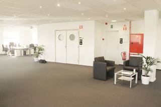 Het 3T Business Park is uiterst gunstig gelegen vlakbij de Brusselse ring en op wandelafstand van Vilvoorde station.<br />De kantoren zijn modern, lichtrijk en open ingericht. De investering bevat een kantooroppervlakte van 503m² op de derde verdieping en 13 buitenparkings die verhuurd zijn voor 9 jaar met een eerste break op 30/09/2024, gestart op 01/10/2020. Bruto rendement van 7,50%.<br />Voor meer info, contacteer Panorama via 02/420.00.00.