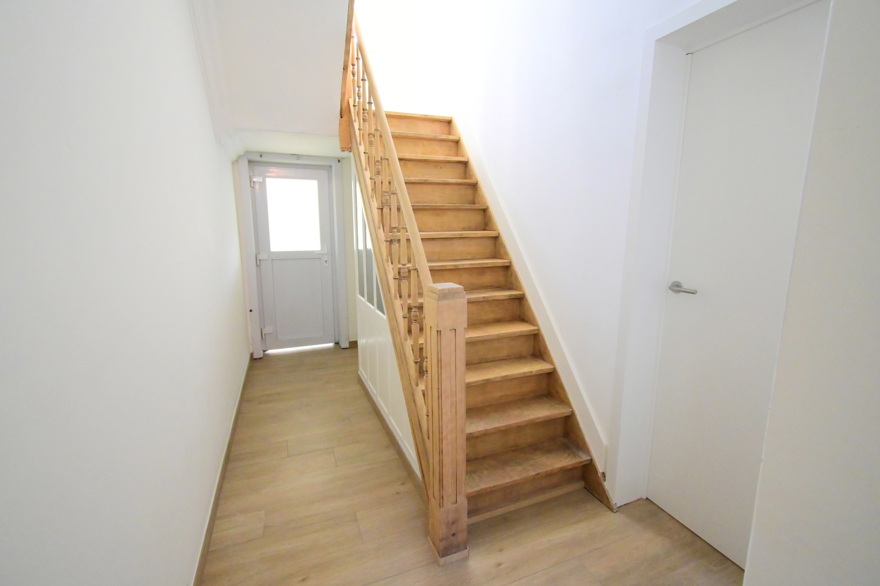 Energiezuinige en gezellige woning met EPC-label A en zonnig tuintje in het hart van Eke! - foto 5