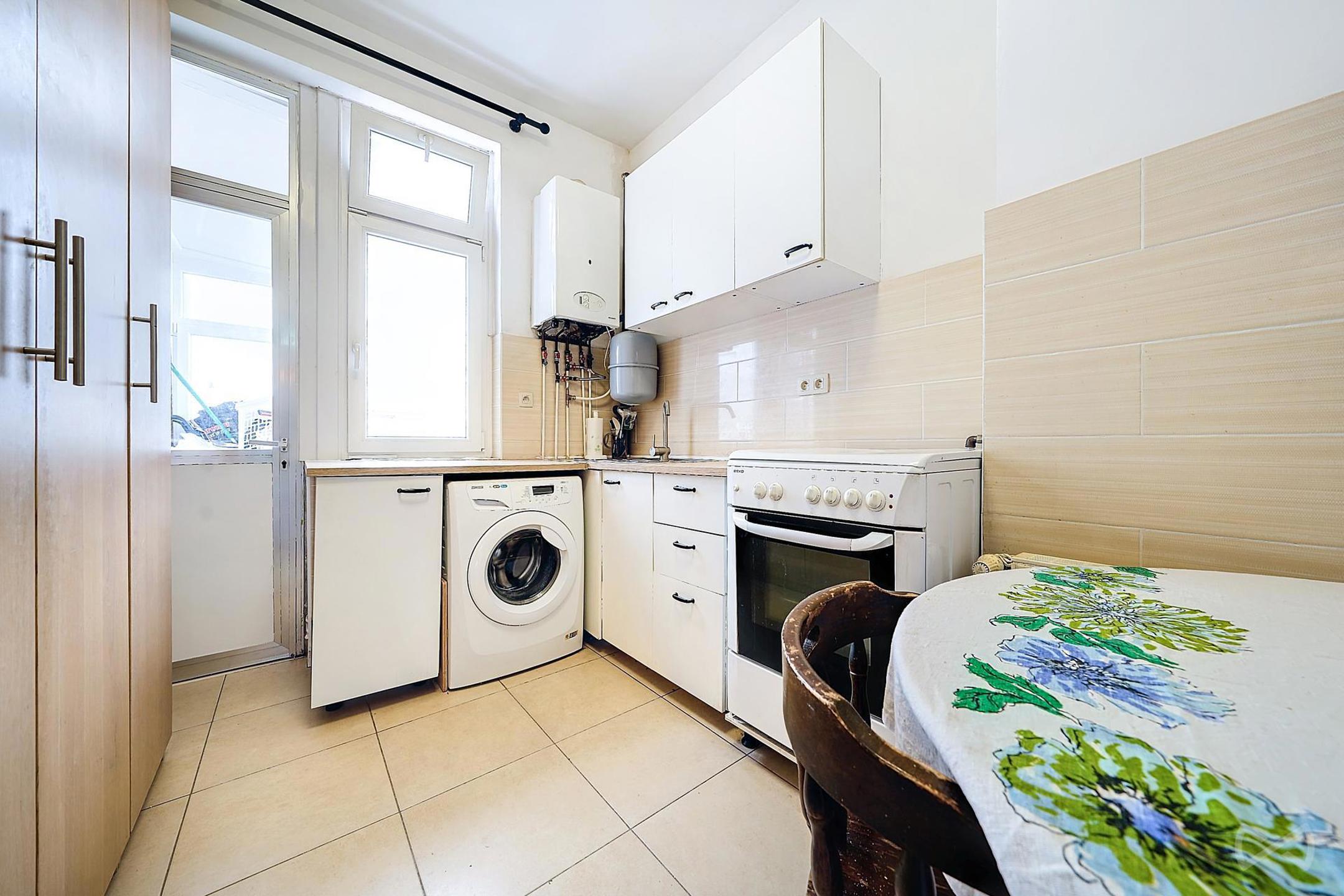 Apartment for sale in Schaerbeek with 1 bedroom - photo 5