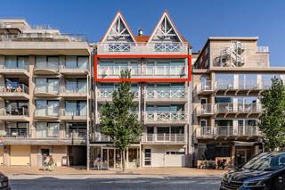 Appartement exceptionnellement spacieux avec quatre chambres, deux salles de bains et une terrasse ensoleillée dans le centre de Nieuwpoort-Bad...