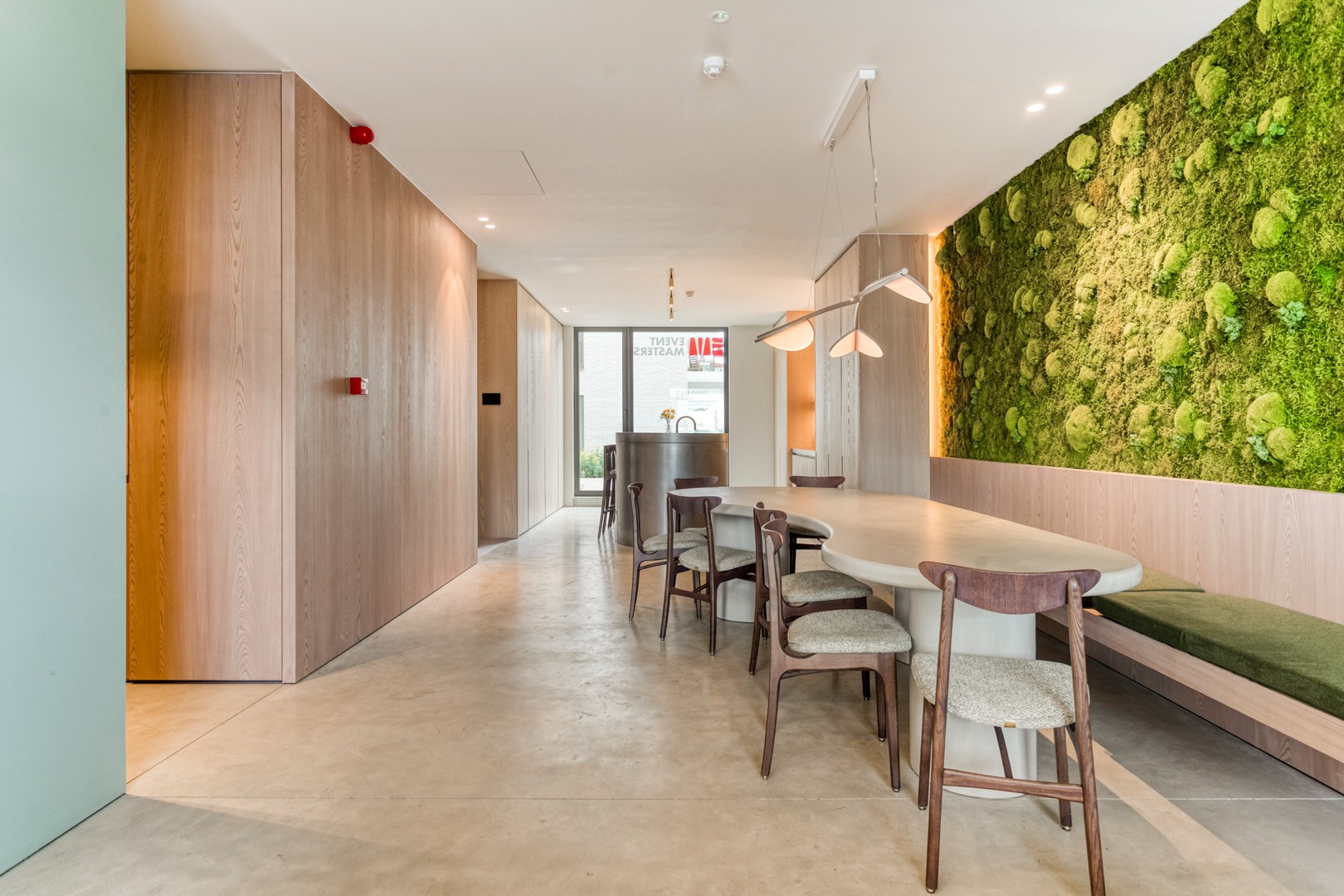 Commercial for rent in Ghent - photo 4