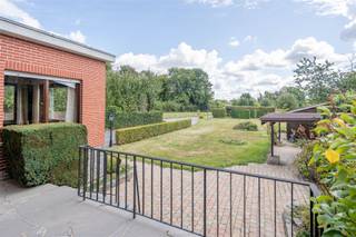 Century21 ImmoNero stelt voor, deze uitstekend gelegen woning, in een rustige straat op wandelafstand van treinstationTerhulpen met een zeer...