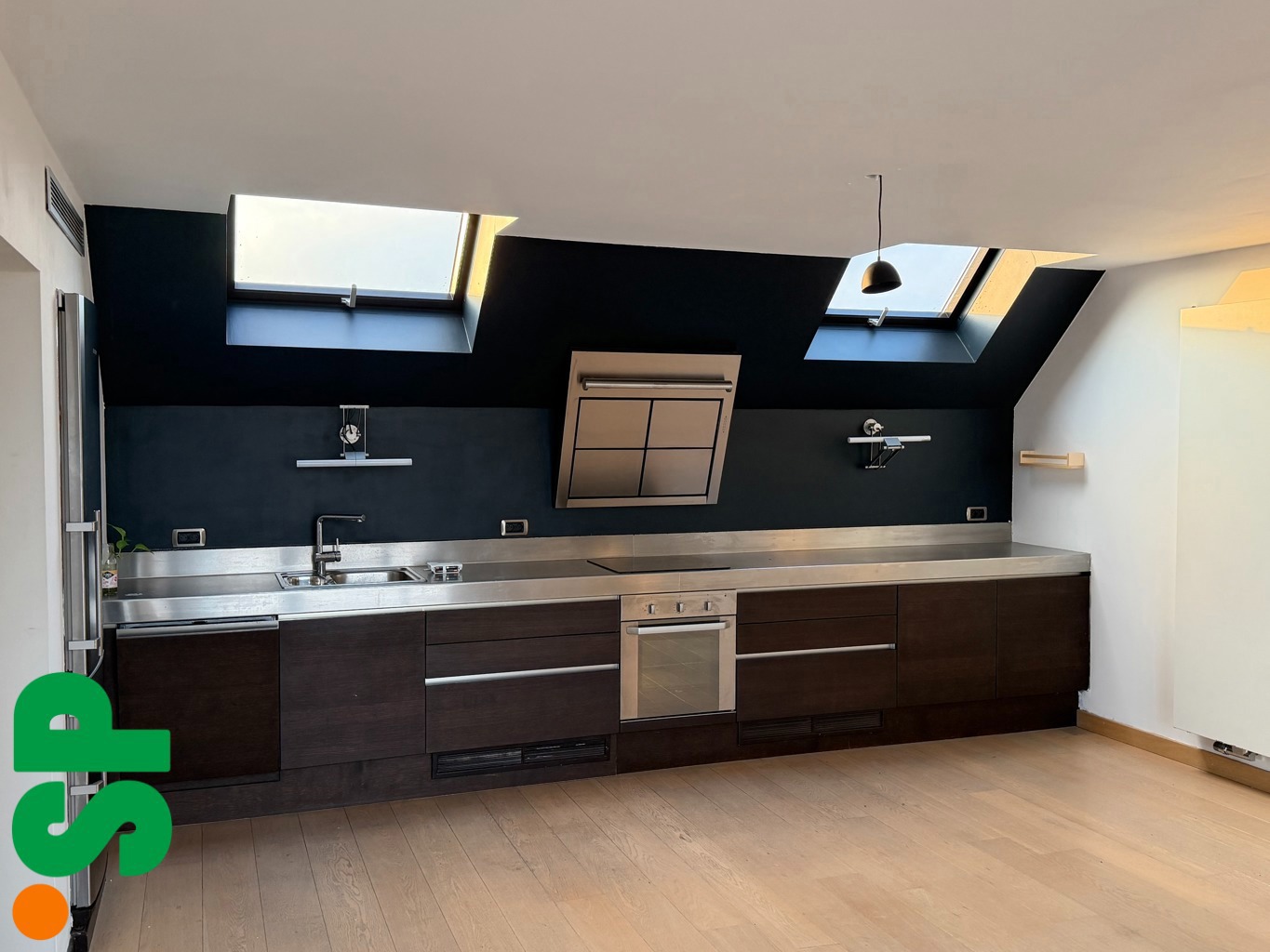 Loft met groot terras op een uitstekende locatie in Wilrijk. - foto 4