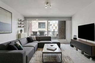 Gelegen in het centrum van Roeselare bevindt zich dit ruime en energiezuinige appartement op de eerste verdieping van een verzorgde residentie...